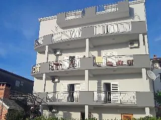 Miljak Podstrana